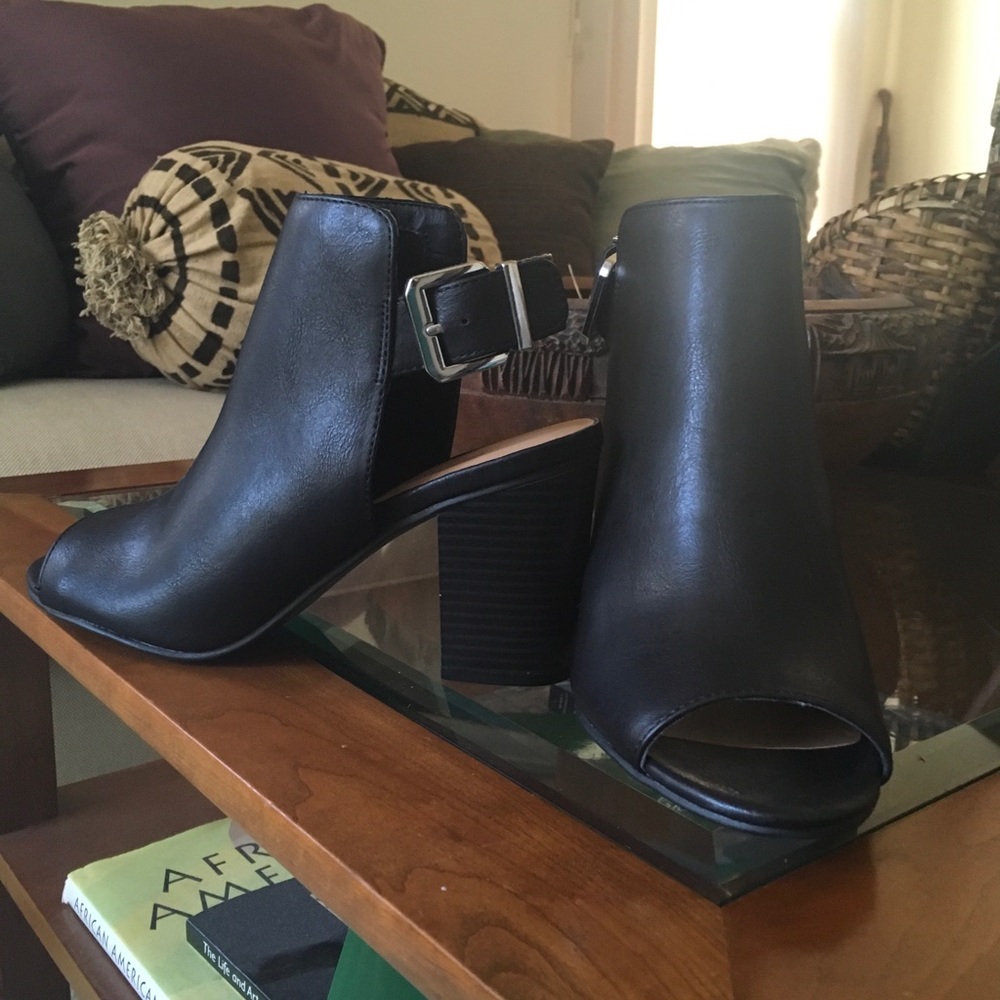 NWT Open Toe Bootie - Picture 4 of 5